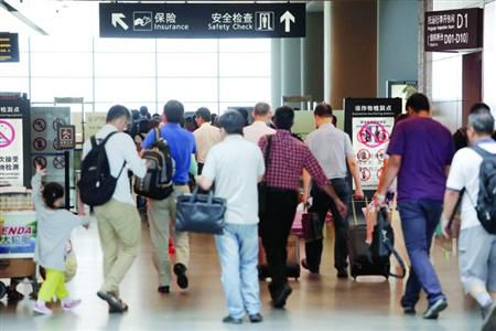 安檢門檢查升級:藏匿打火機后果很嚴(yán)重(圖)